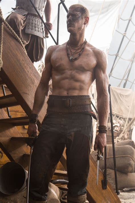 black sails billy bones actor